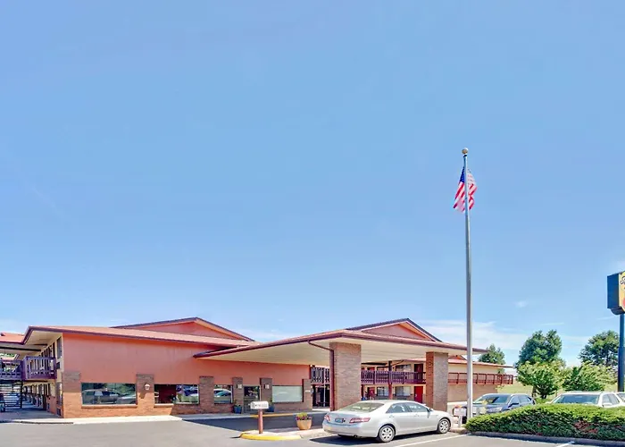 Super 8 By Wyndham Albany